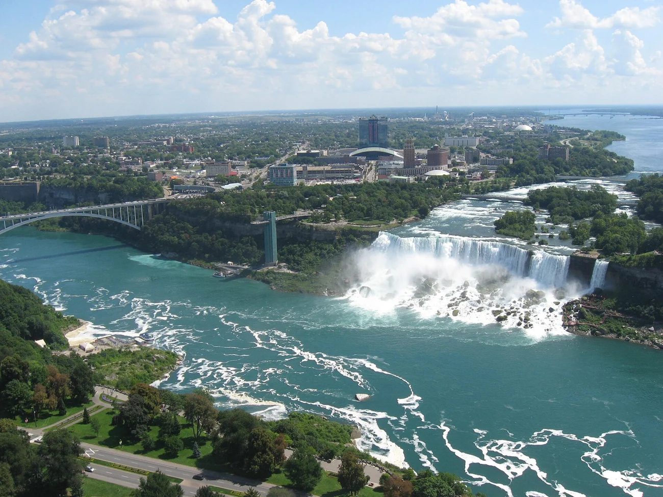 Pearson Airport pickup for a Niagara tour